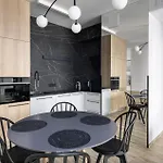 Aparthotel Towarowa 4*