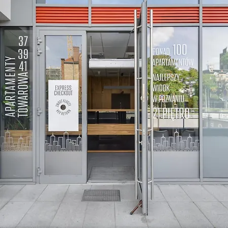 Towarowa Aparthotel 4*