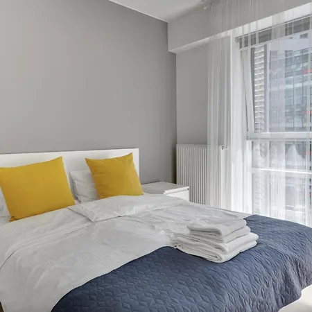 Towarowa Apartmanhotel 4*