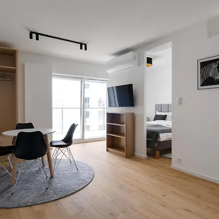 Hotel apartamentowy Towarowa