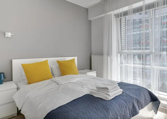 Towarowa Aparthotel 4*